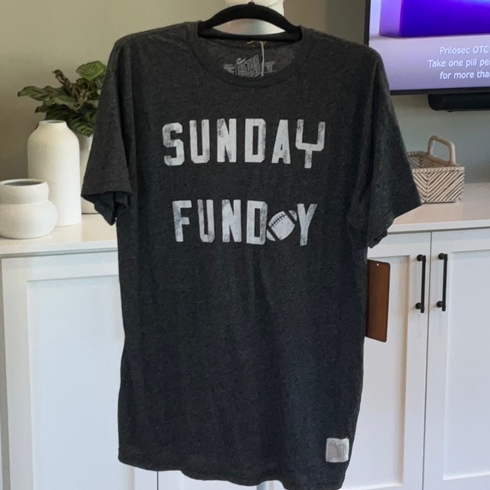 THE ORIGINAL RETRO BRANK T-SHIRT SUNDAY FUNDAY. LARGE